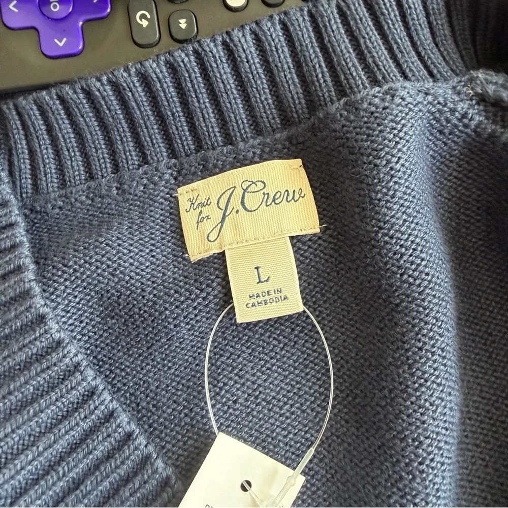 J. Crew || heritage cotton v neck sweater in navy blue